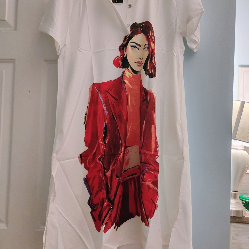 Stylish White Dress with Red Graphic